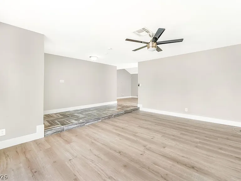 1713 Barnard Dr — Photo 4