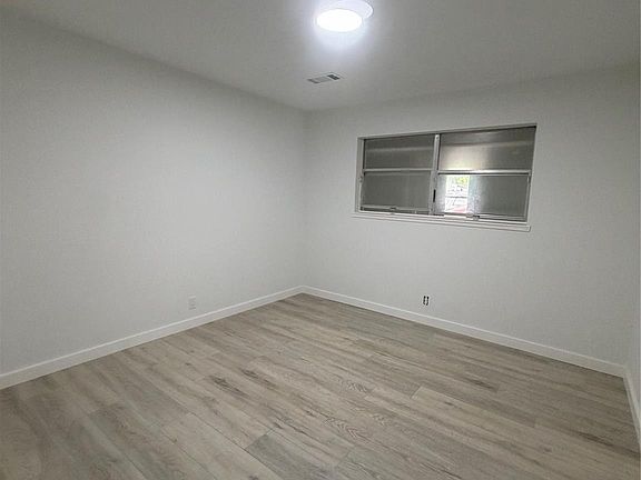 4th image of 143 Hollyvale Dr