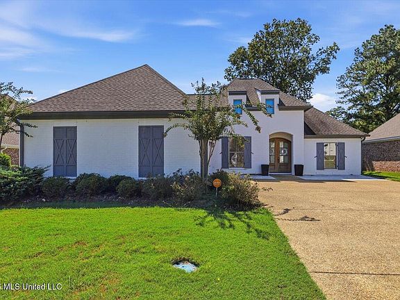 2nd image of 108 Vineyard Blvd