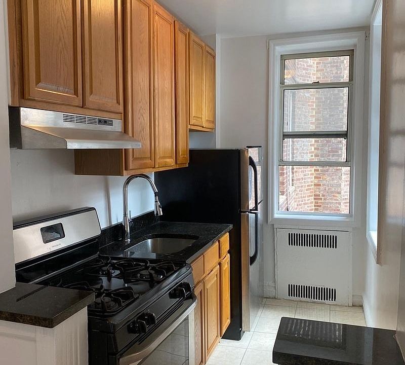 1st image of 25 Lefferts Ave APT 1B