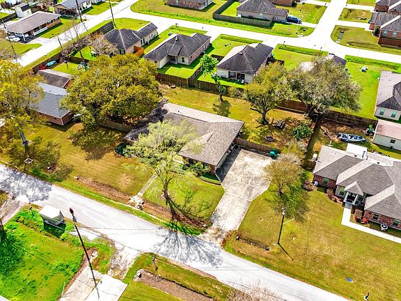 5th image of 202 S Hidalgo Ln