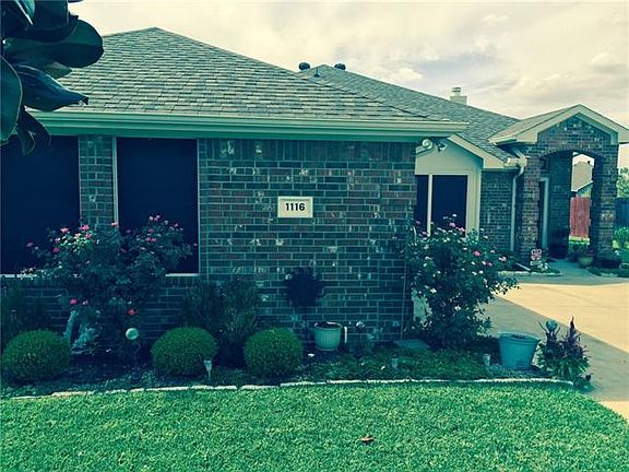 3rd image of 1116 Twin Lakes Dr