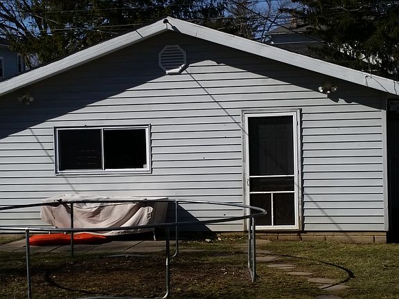 detached garage