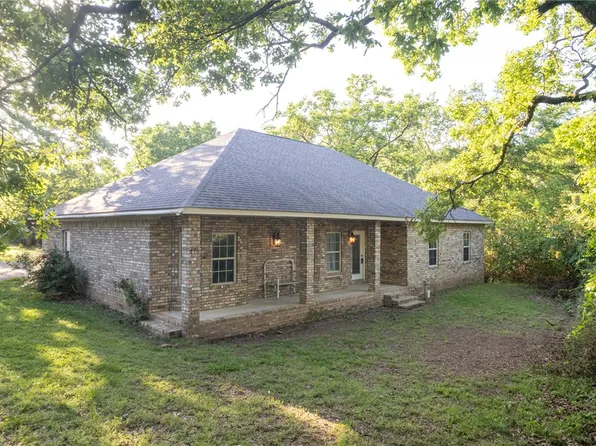 815 N 11th St, Van Buren, AR 72956