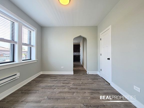 5th image of 4413 N Wolcott Ave #B3