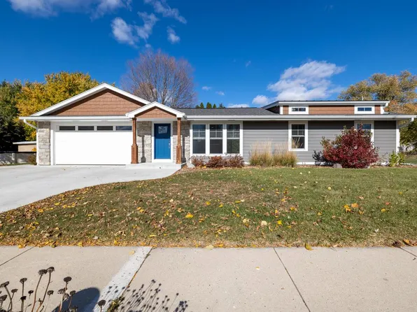 110 Winter LANE, Slinger, WI 53086