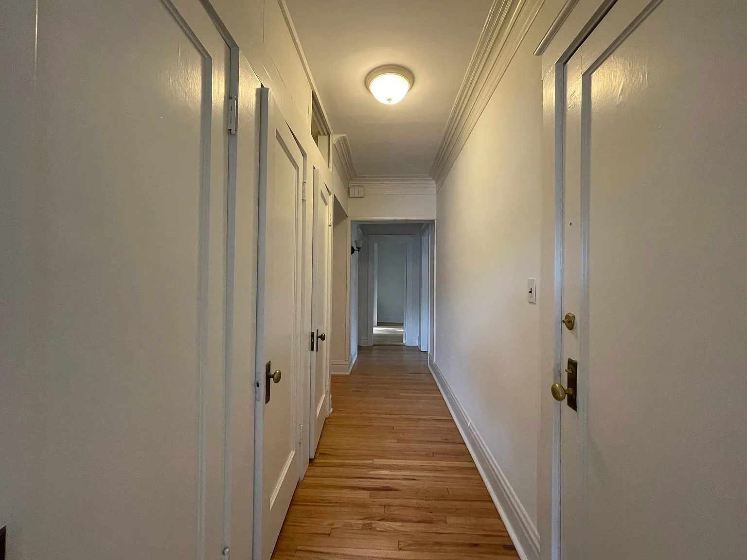 3 bed, 2200 sqft, $4,050 — Photo 2