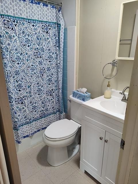 2nd image of 206 Carlisle St #4