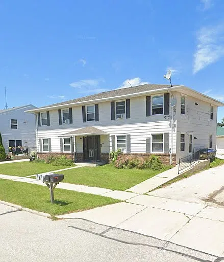 2420 Camelot Blvd #201
