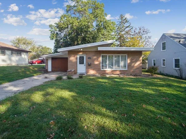 1201 W 8th St, Cedar Falls, IA 50613