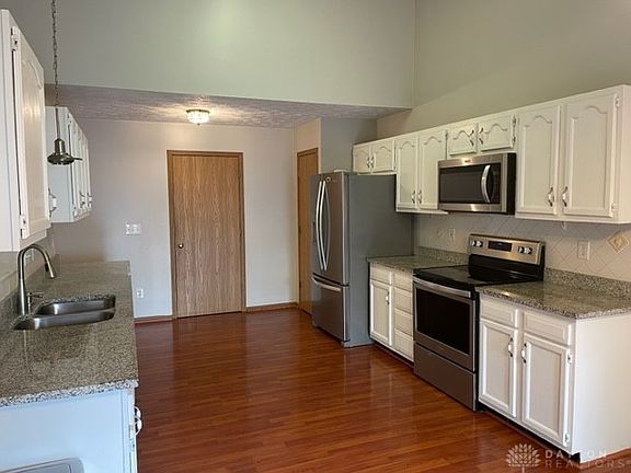 4th image of 129 Arbor Glen Ct