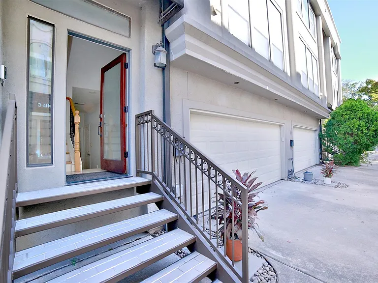 2410 Dorrington St #C — Photo 28