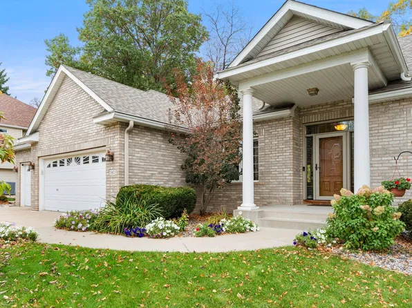 542 Majestic Oaks Ct, Eagan, MN 55123