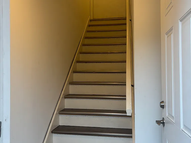 1387 Quinnipiac Ave #2 — Photo 6