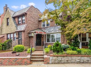 6450 80th St, Middle Village, NY 11379