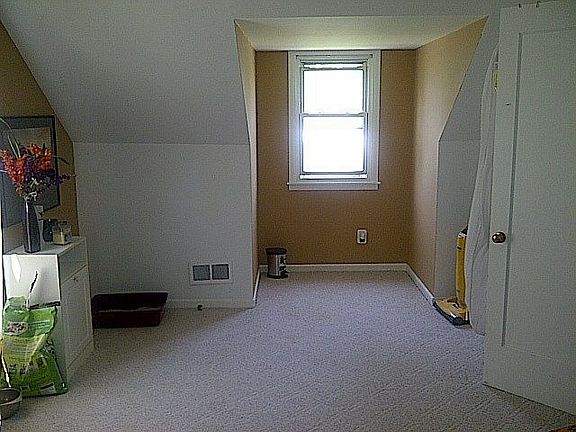 4th image of 104 Kendall Dr E