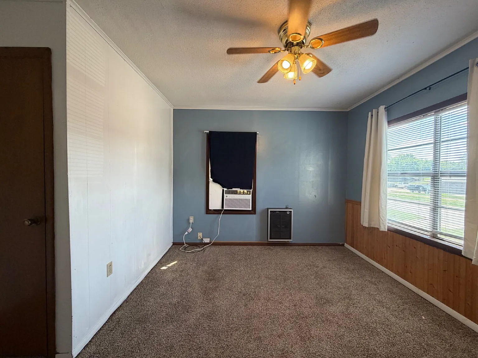 1 bed, 1.0 bath, 400 sqft, $600 — Photo 2
