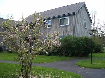 84 Sterling St photo 1
