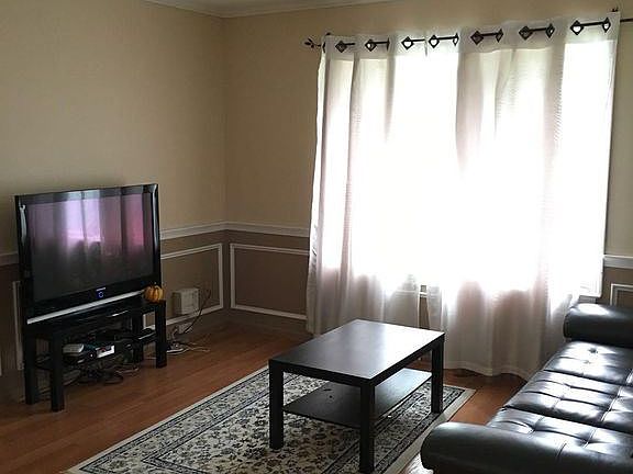 3rd image of 561 Atwood Ct