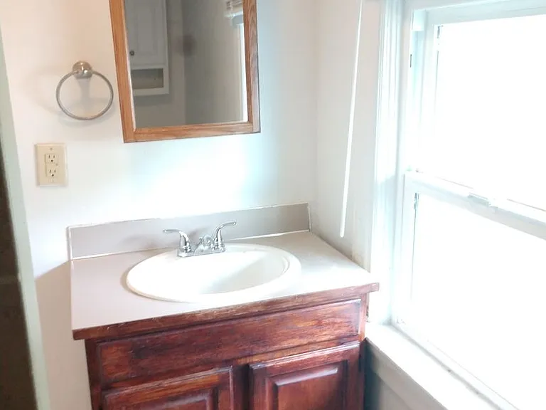 2228 Yew St — Photo 15