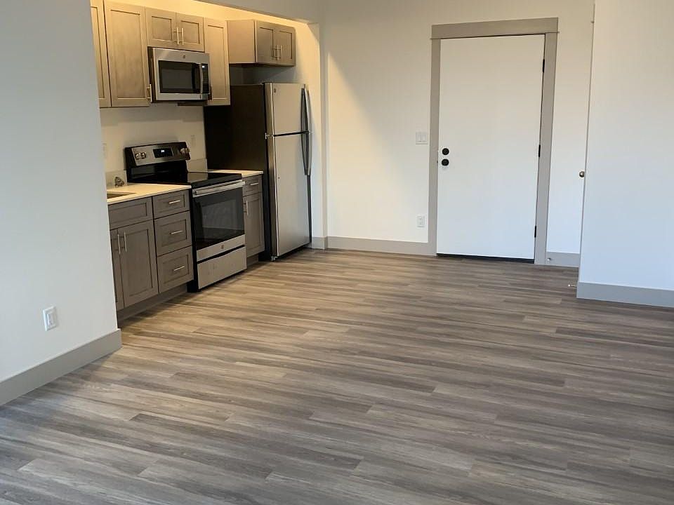 2nd image of 86 N Weaver St #6