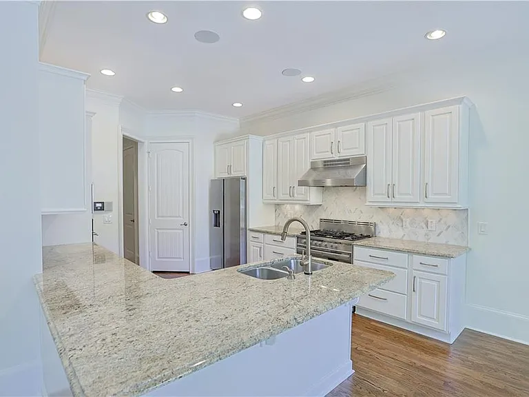 1296 Lenox Park Blvd — Photo 27