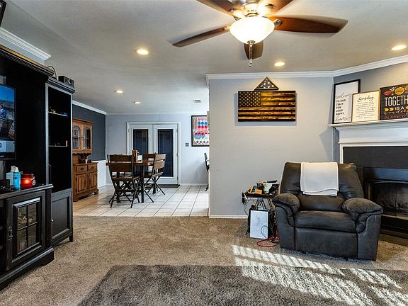 4th image of 805 Eagle Dr