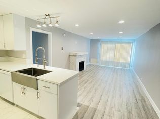 2414 S Barrington Ave #211, Los Angeles, CA 90064