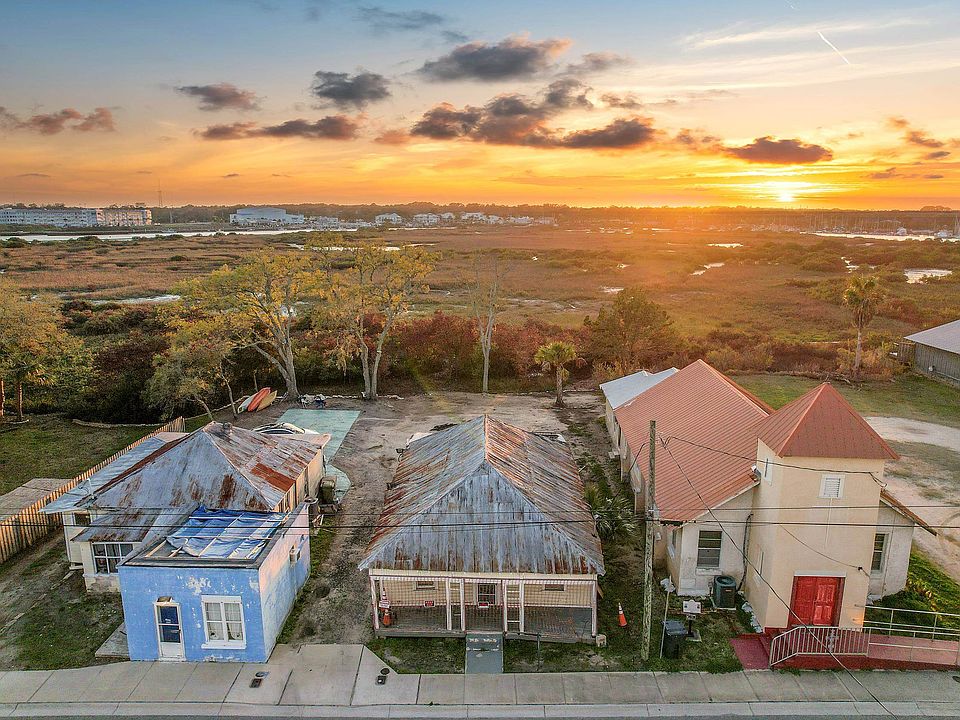 1st image of 224 Riberia St