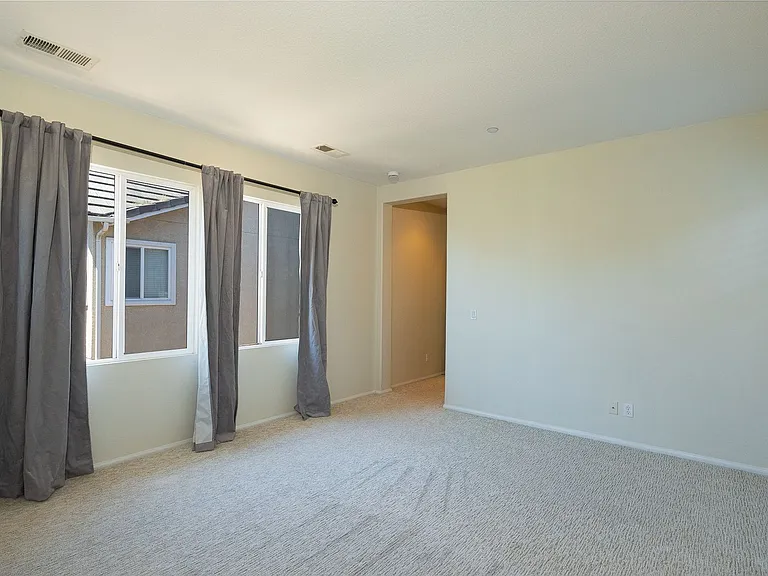 326 Lakeview Ct — Photo 29