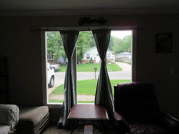 4th image of 320 Nora St SE