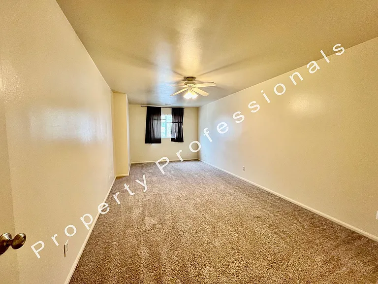 1015 Domelby Ct — Photo 13