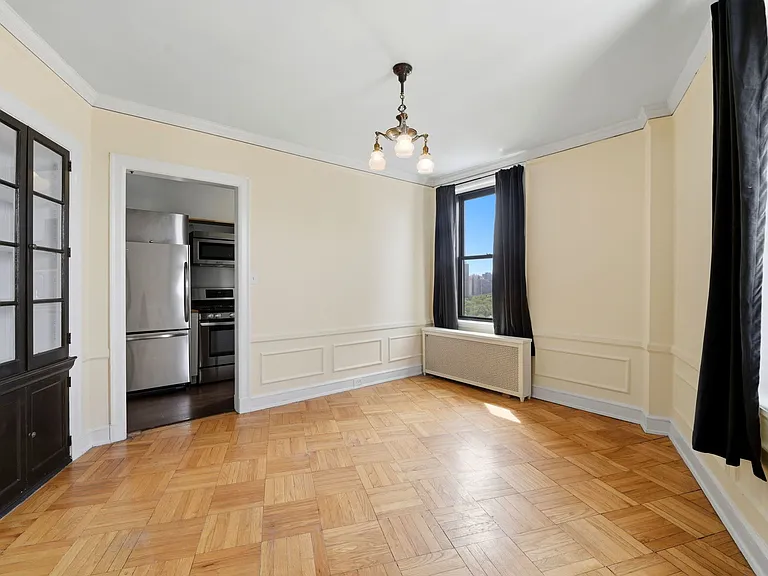 2000 N Lincoln Park W #1614 — Photo 8