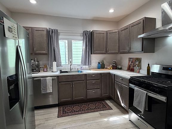 2nd image of 121 Pawnee Pkwy #1