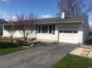 7493 Moonvalley Dr, Liverpool, NY 13088