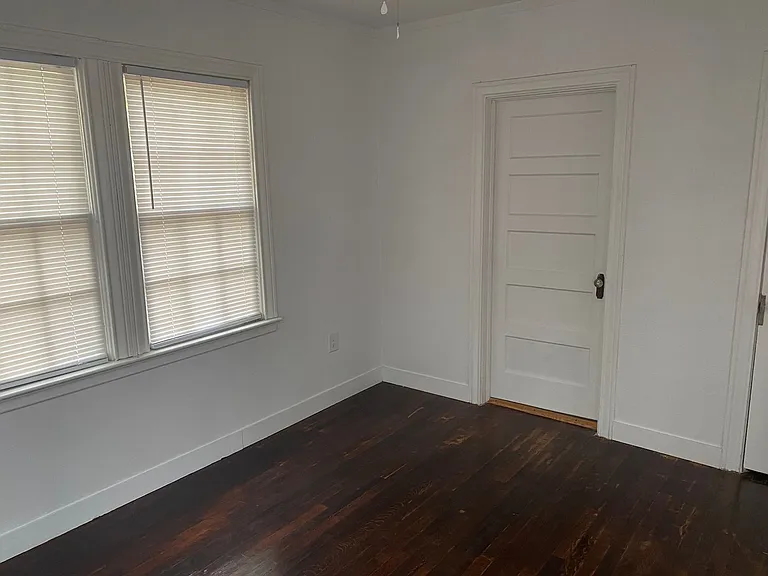 1117 S 11th St — Photo 5