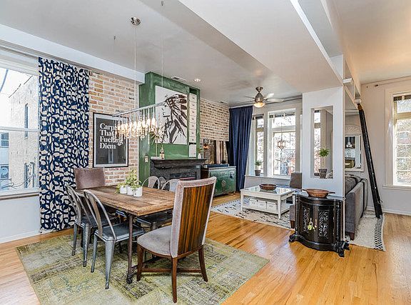 2nd image of 1542 N Wood St APT 2F