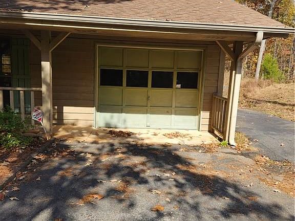 3rd image of 5440 Dogwood Ln