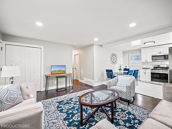 2nd image of 15443 Park Ln