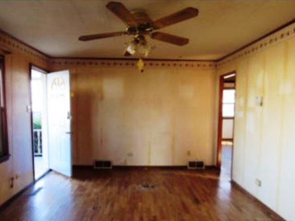 5th image of 808 W State St