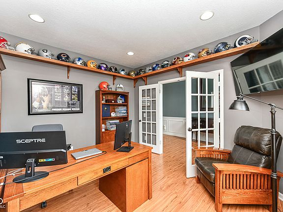4th image of 13240 Salamone Way