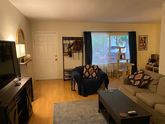 3rd image of 11610 Iowa Ave #9