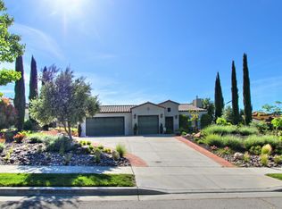 911 Vista Cerro Dr, Paso Robles, CA 93446
