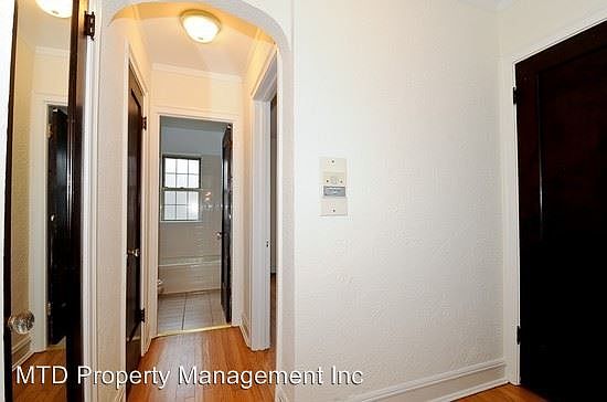 5th image of 1637 W Fargo Ave APT 1A
