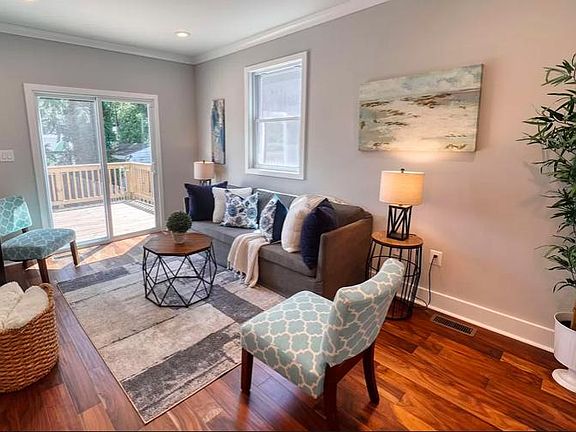 Sitting Room or Dinning Room (Main Level)