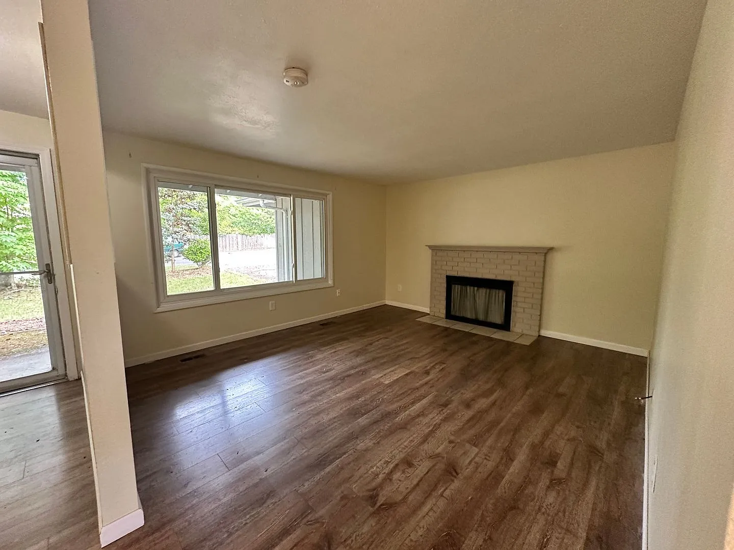 2935 NW Satinwood St — Photo 4