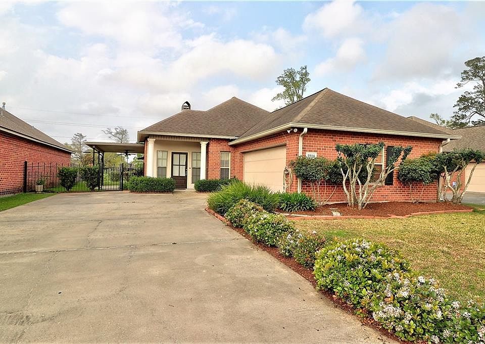 1st image of 2814 N Locke Point Dr