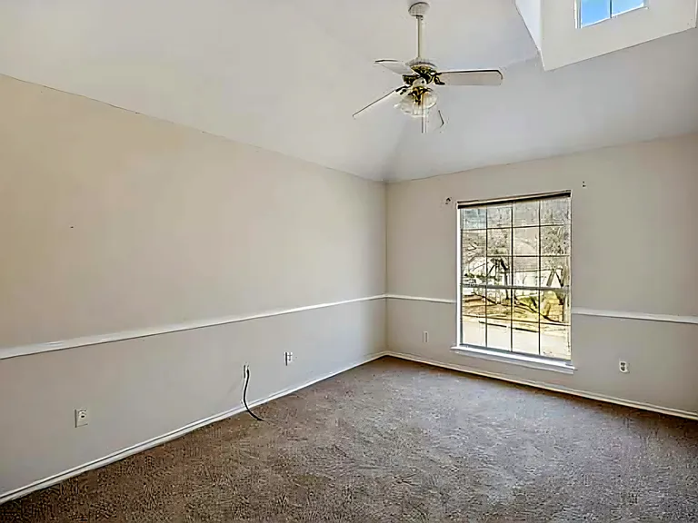 2657 Hillside Dr — Photo 18