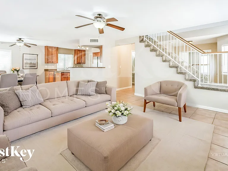 848 E Morelos St — Photo 3