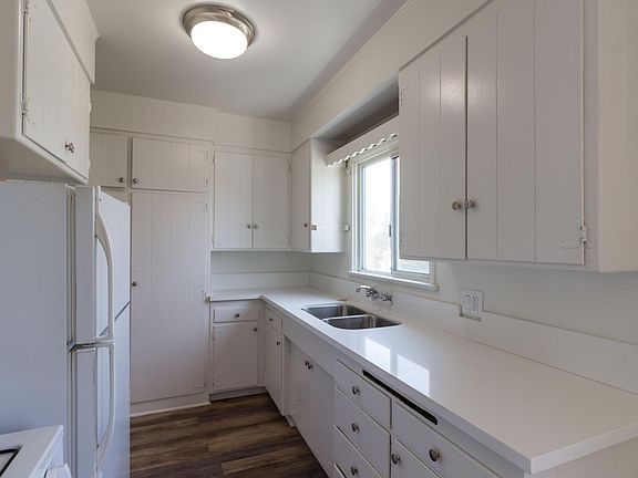 5th image of 1614 N Hollywood Way APT D